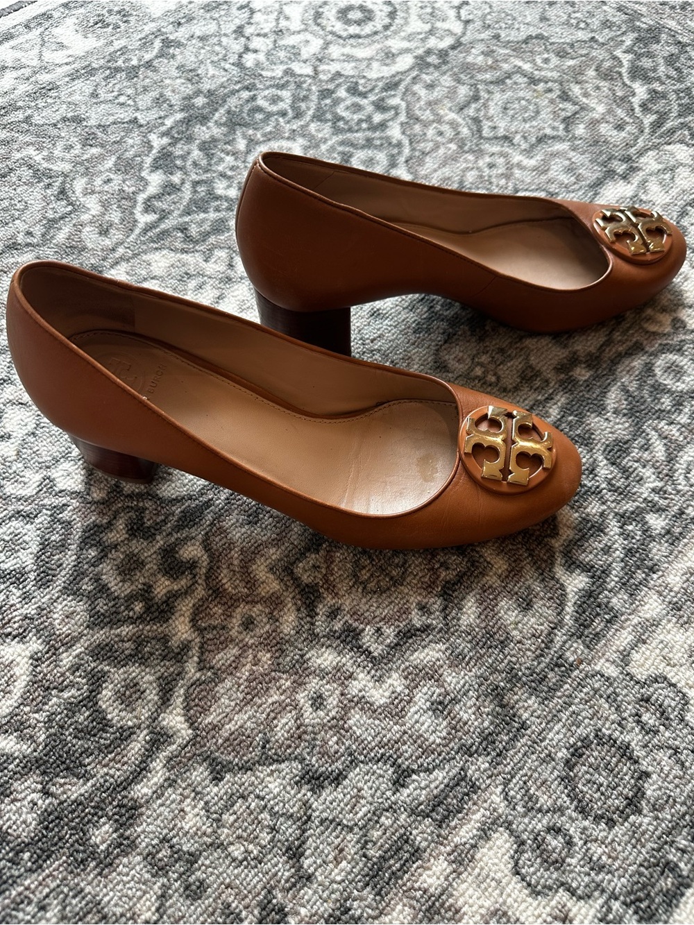 Leather Round-Toe Low Heel Pumps with Gold Logo Accent - Brown